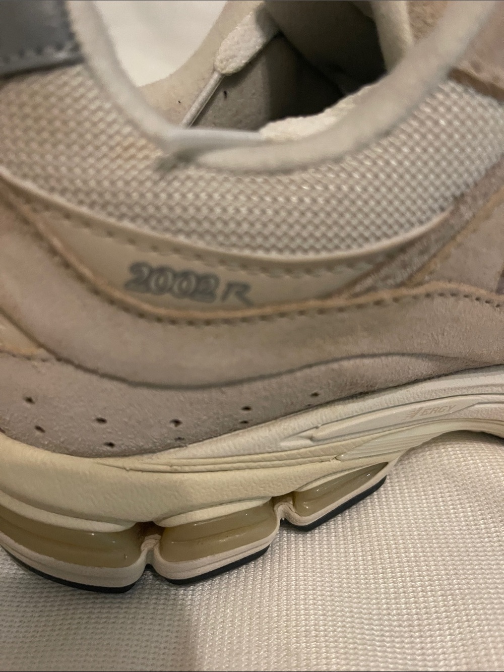 New Balance 2002R It does not have the original shoe insole M 8 W 9 1/2 - Picture 4 of 7